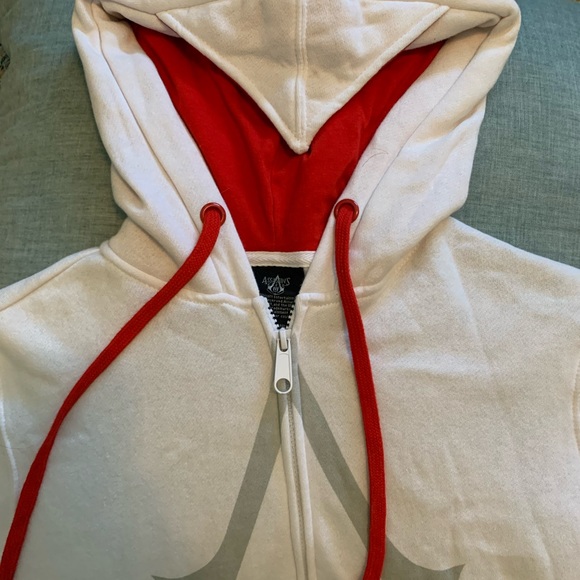 Assassin’s Creed Ezio Auditore white and red zip up hoodie with assassin cap - Picture 6 of 7